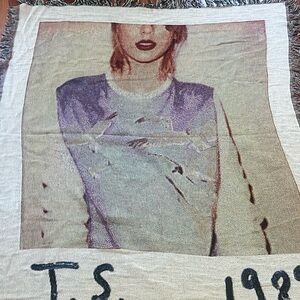 Taylor Swift 1989 Blanket